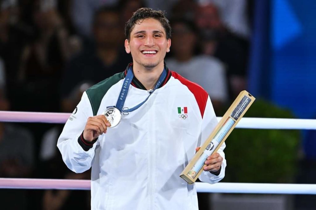 ¡Gran hazaña, orgullosamente Águila UAS! El boxeador universitario Marco Verde logra la medalla de plata para México en los Juegos Olímpicos de París 2024