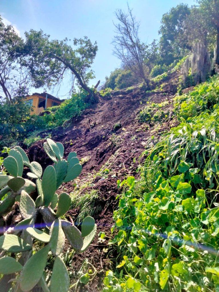 DESBORDAMIENTO DE RÍOS, DESGAJAMIENTO DE CERRO Y SOCAVONES