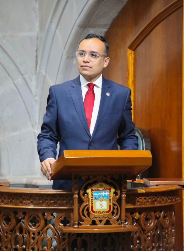 Diputado Local Samuel Hernández Toma Protesta y Enfatiza el Tema del Agua como su Prioridad Legislativa