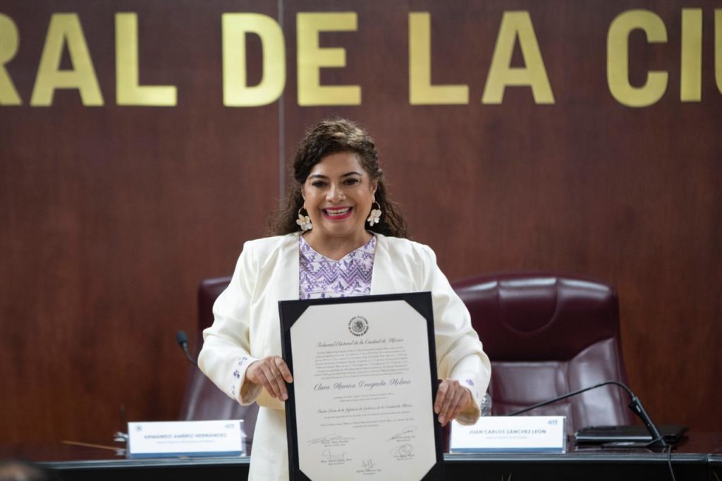 OTORGA TECDMX A CLARA BRUGADA ACTA QUE LA ACREDITA COMO TITULAR DE LA JEFATURA DE GOBIERNO DE LA CIUDAD DE MÉXICO PARA EL PERÍODO 2024-2030