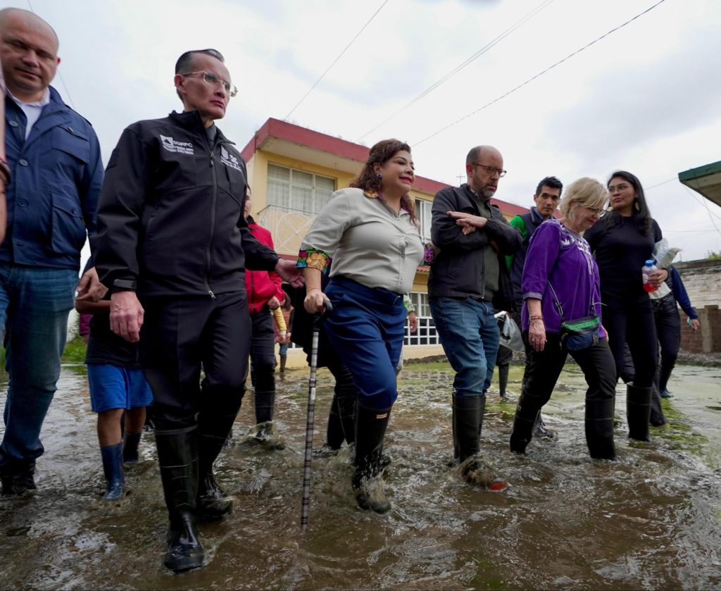 RECORRE CLARA BRUGADA VIVIENDAS DE XOCHIMILCO AFECTADAS POR INUNDACIONES