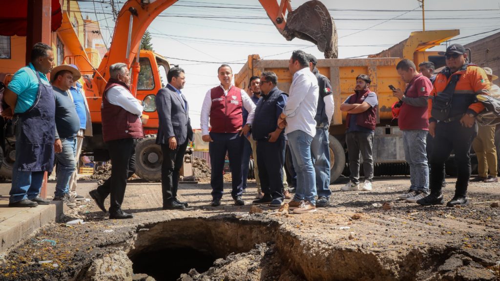 Janecarlo Lozano tapa 13 socavones en 24 días