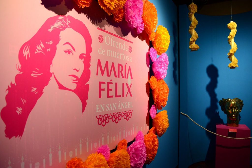 Honran la memoria y trayectoria de María Félix con exposición y ofrenda