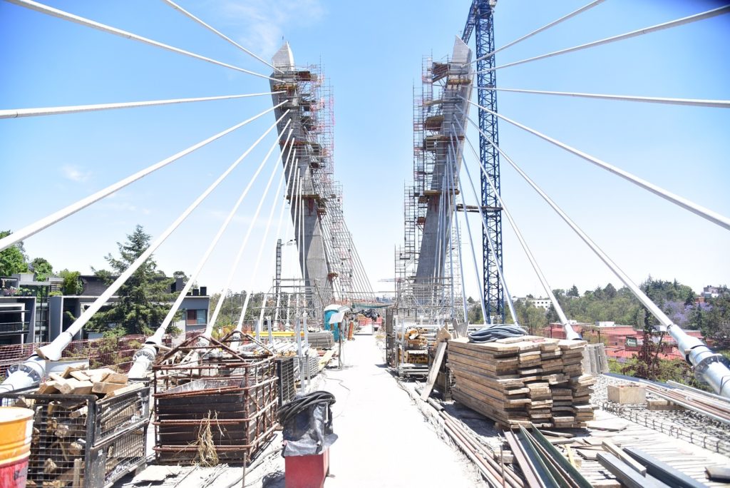 DISEÑO DEL PUENTE ATIRANTADO DEL TREN
<br> “EL INSURGENTE”, ÚNICO EN EL MUNDO
