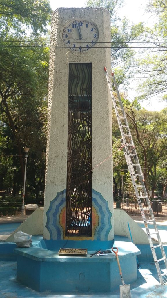INICIAN TRABAJOS DE RESTAURACIÓN Y LIMPIEZA DEL RELOJ ARMENIO EN LA ALCALDÍA CUAUHTÉMOC