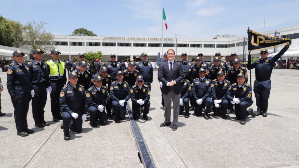 LÓPEZ CASARÍN DESTACA LA IMPORTANCIA DE LA FORMACIÓN POLICIAL