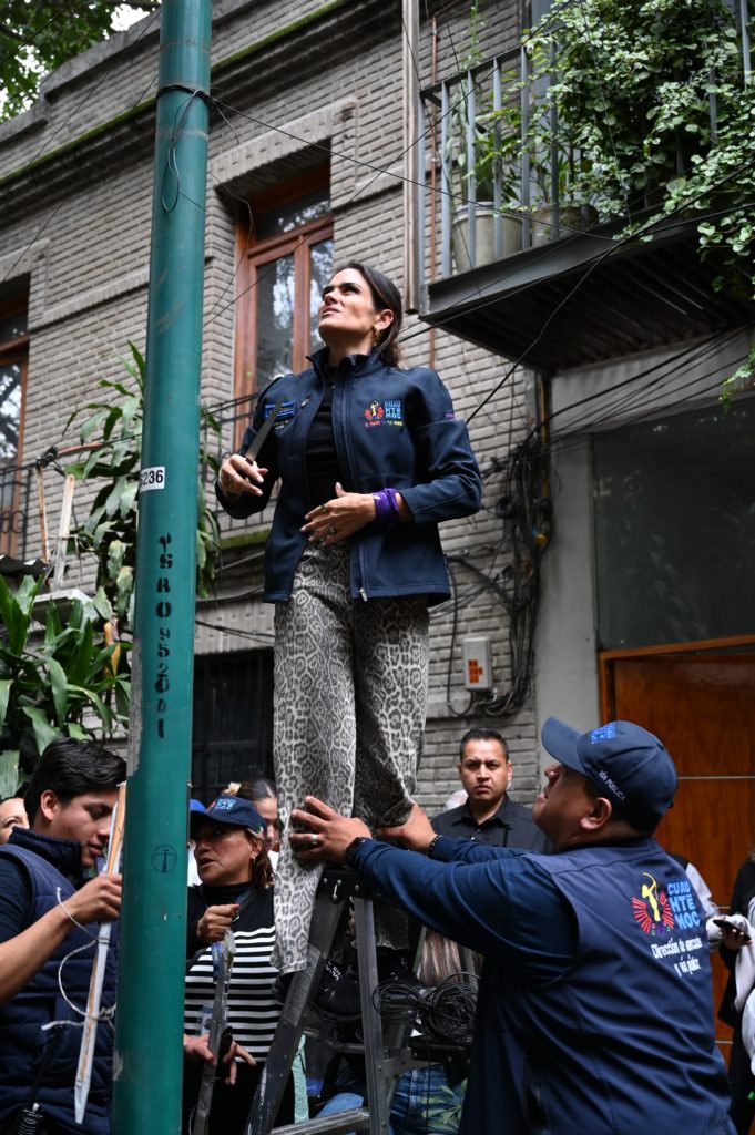 ALE ROJO DE LA VEGA SUPERVISA OPERATIVO PARA RECUPERAR ESPACIOS PÚBLICOS EN JUÁREZ, ROMA NORTE Y CONDESA