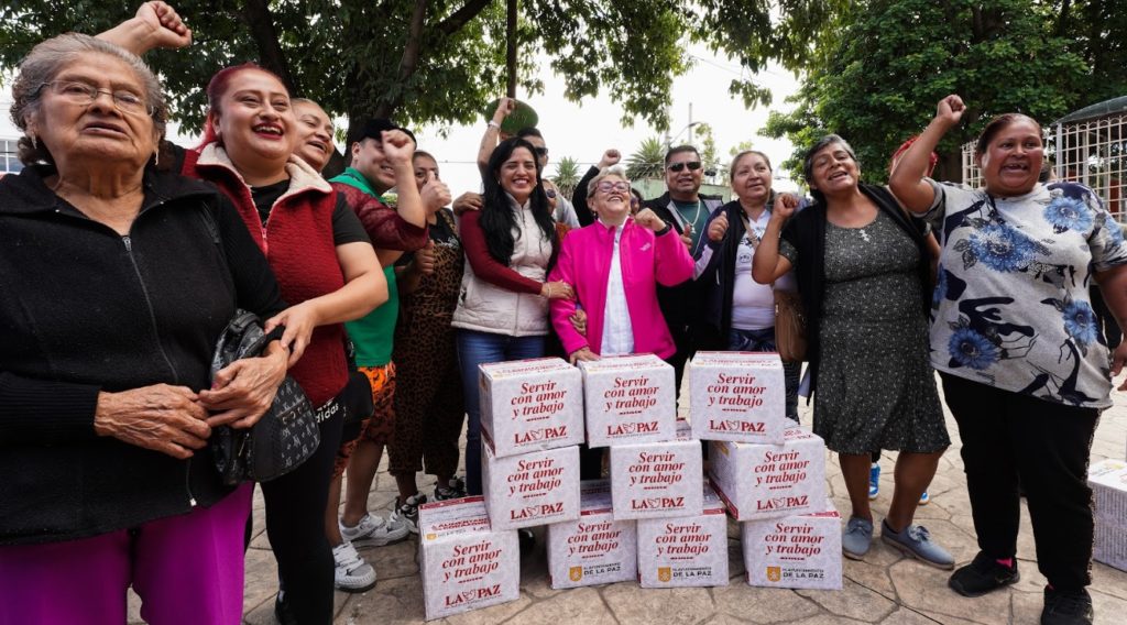 En La Paz sigue la entrega de canastas básicas a personas de bajos recursos