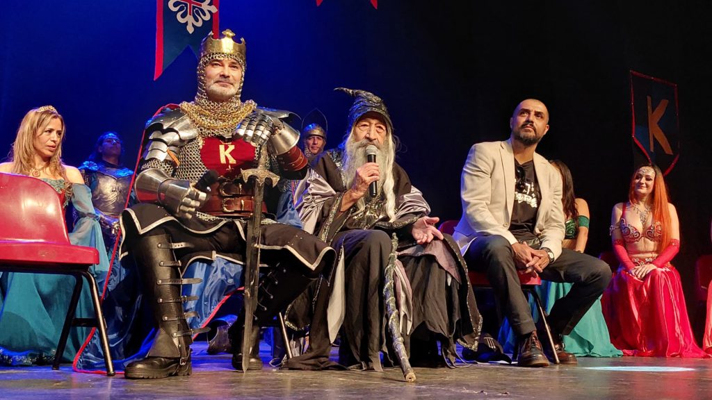 TEATRO, LEYENDA Y ROCK SINFÓNICO SE FUSIONAN EN “LOS CABALLEROS DEL REY ARTURO” ENCABEZADO POR EL ACTOR MAURICIO ISLAS