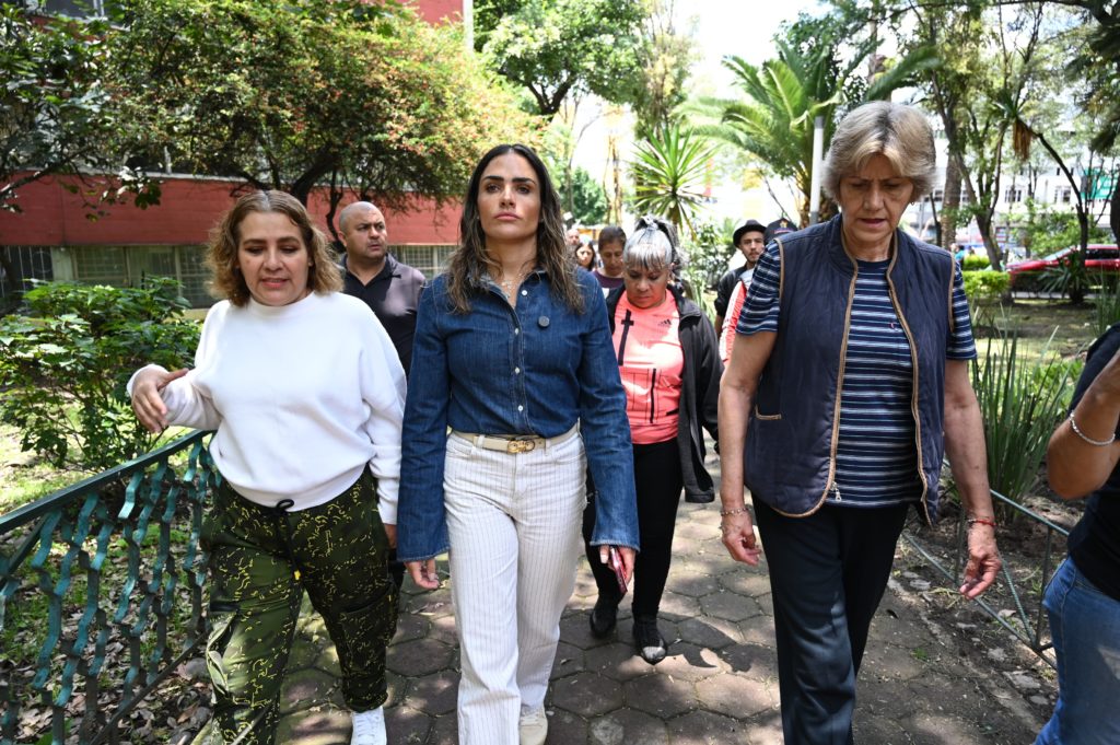 SUPERVISA ALE ROJO DE LA VEGA OPERATIVO CON TRÁNSITO CDMX PARA RECUPERAR ESPACIOS EN TLATELOLCO