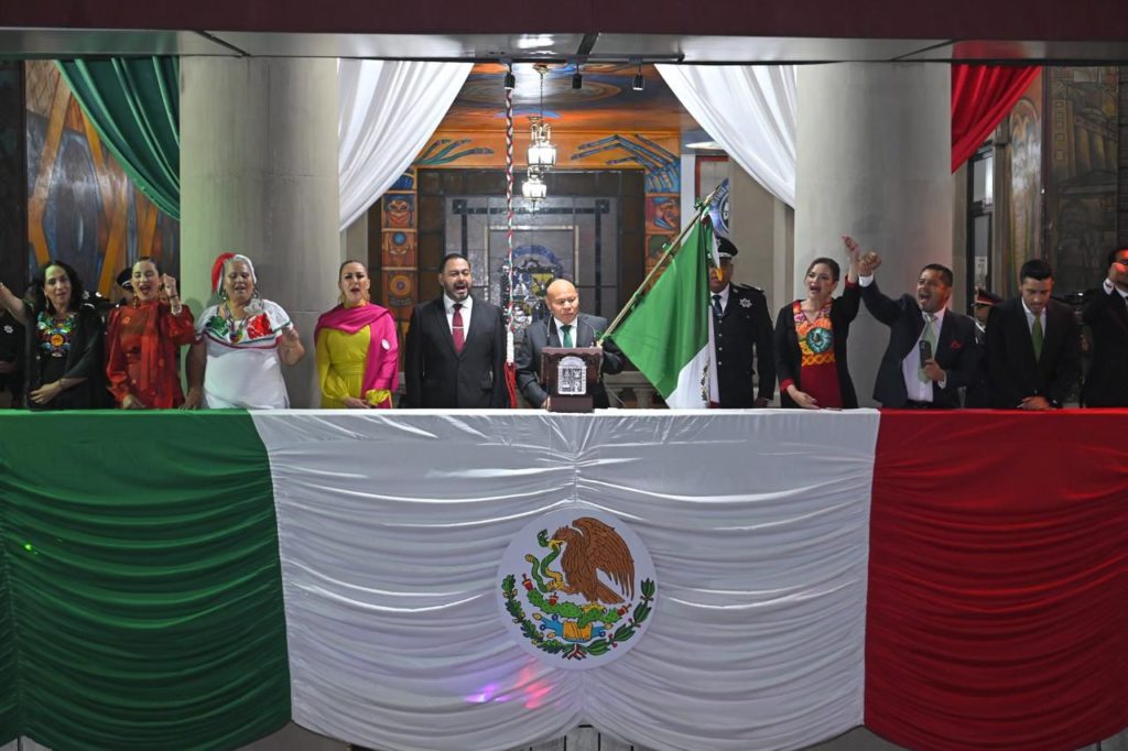 ¡VIVA NUESTRA SOBERANÍA! ¡QUE MUERA LA CORRUPCIÓN Y EL CLASISMO! ¡VIVA TLALNEPANTLA! ¡QUE VIVA MÉXICO!, ARENGA RACIEL PÉREZ CRUZ DURANTE EL GRITO DE INDEPENDENCIA