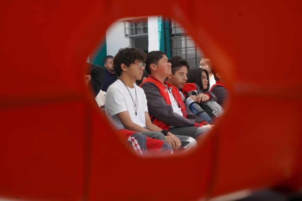 ENTREGA RACIEL PÉREZ CRUZ BANCAS A JÓVENES DE LA PRECEPTORÍA JUVENIL REGIONAL DE REINTEGRACIÓN SOCIAL DE TLALNEPANTLA