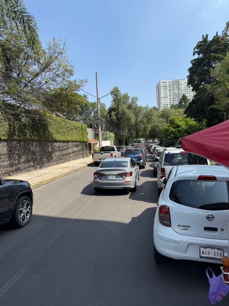 ALCALDÍA ÁLVARO OBREGÓN ATIENDE QUEJAS DE VIALIDAD EN CAMINO A SANTA TERESA