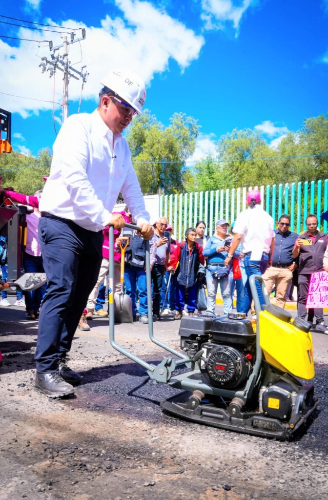 Janecarlo Lozano redobla bacheo; estrena Jetpatcher en Cuautepec
