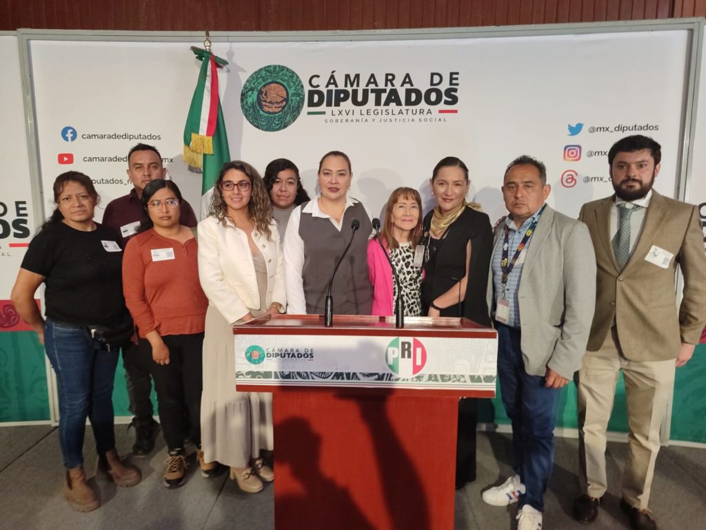 Piden guías de turistas abrogar reglamento que les impide ingresar a recintos del INBAL