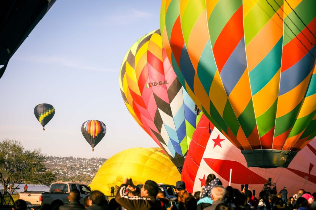 Disfrutan miles de familias del Viernes de la Gente en el Festival Internacional del Globo de León