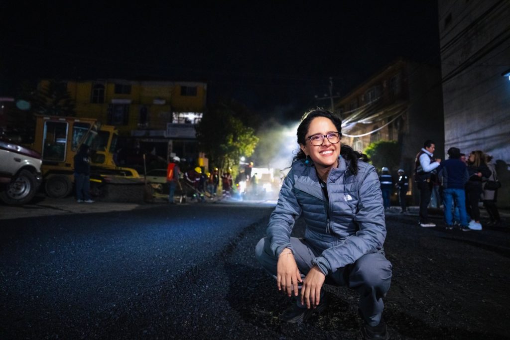 Alcaldía Tlalpan destina 50 mdp a rehabilitación vial y suma ya 86 mil m² intervenidos; Gaby Osorio supervisa jornadas nocturnas