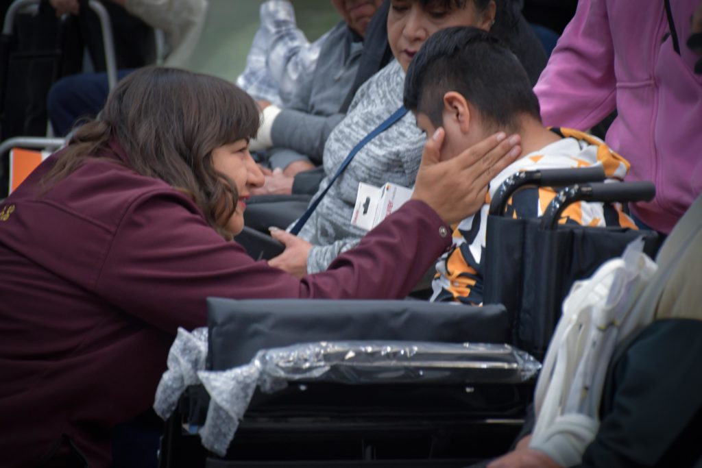 Entrega Nancy Núñez más de 700 aparatos de apoyo para personas con discapacidad