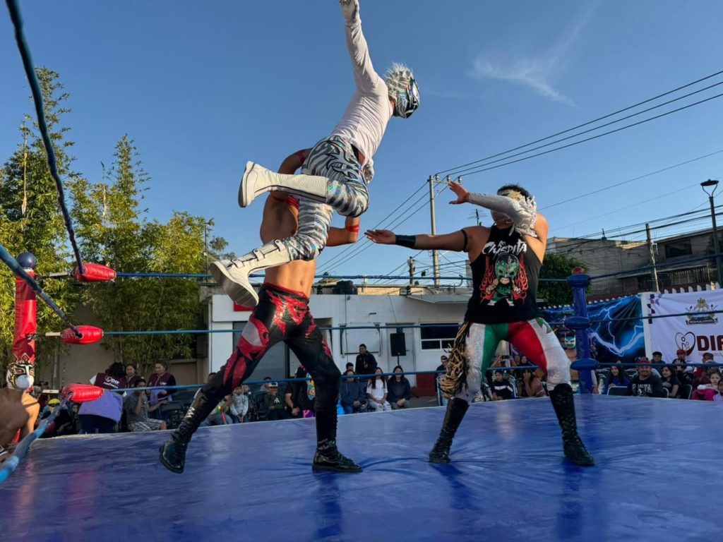 Lucha libre con causa: gran función recauda fondos para albergues del DIF Nezahualcóyotl