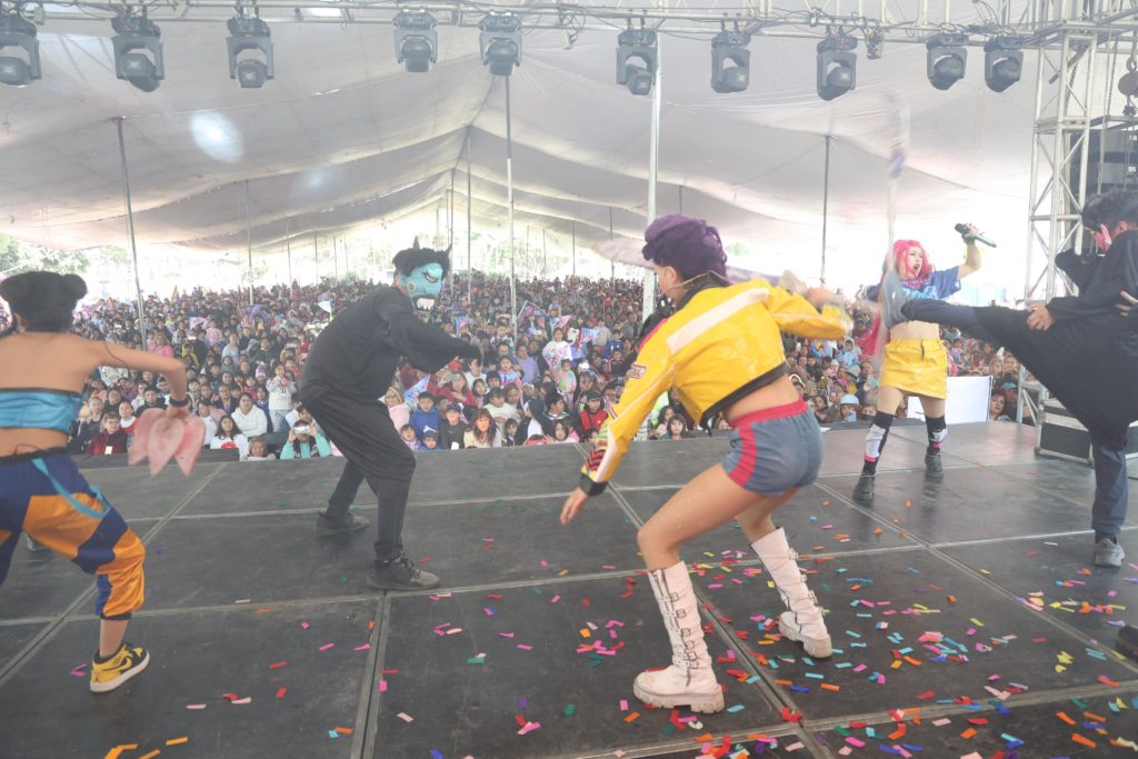 CON BROCHE DE ORO, RACIEL PÉREZ CRUZ CIERRA FESTEJOS DE REYES EN TLALNEPANTLA