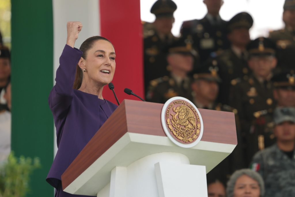 Presidenta conmemora Día Internacional de la Mujer en homenaje a las mujeres de las Fuerzas Armadas