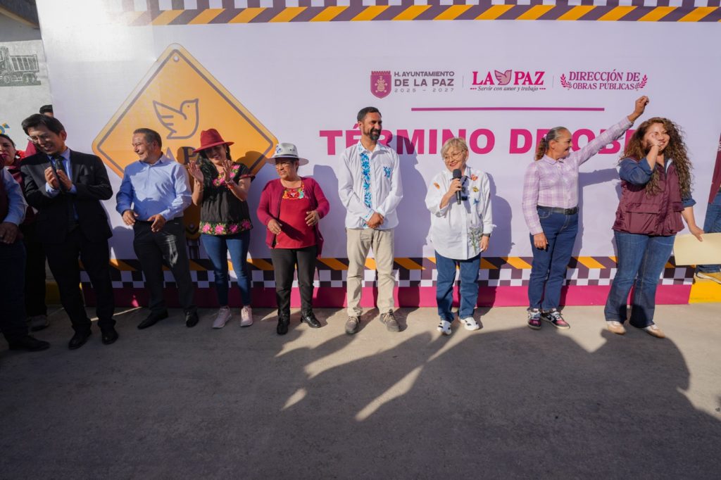 SEDATU Y GOBIERNO DE LA PAZ ENTREGAN PAVIMENTACIÓN EN LOMAS DE SAN SEBASTIÁN