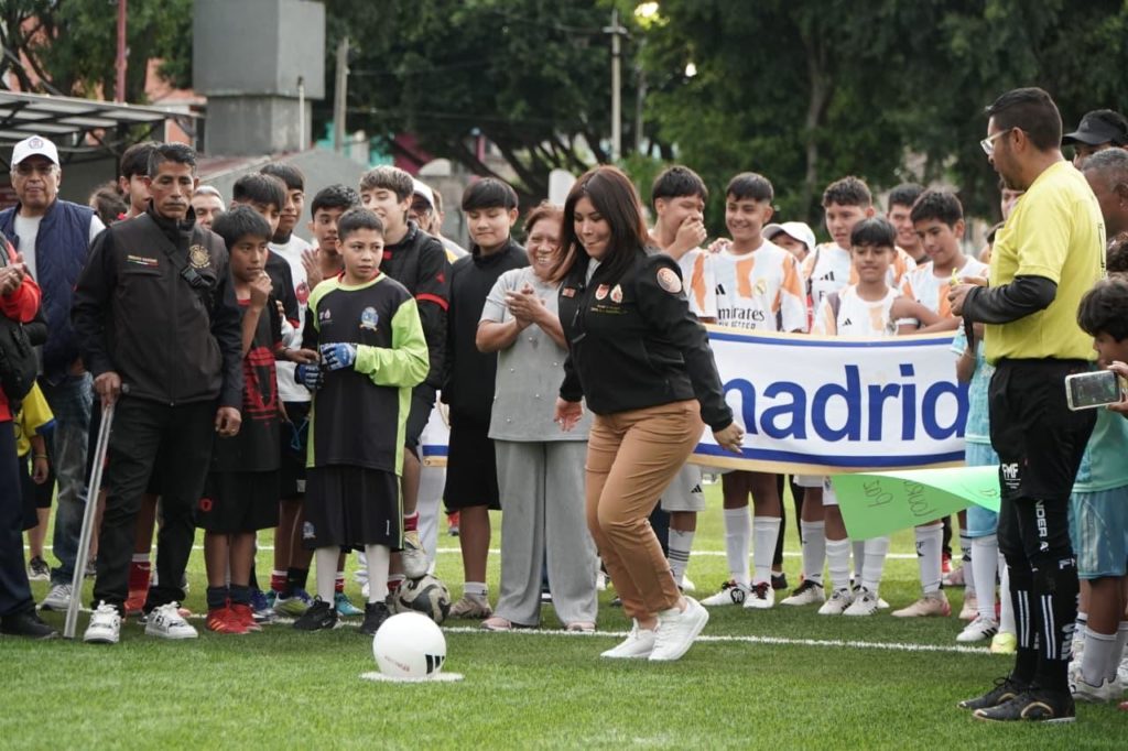 LOURDES PAZ INAUGURA 42 CANCHAS DE FUTBOL REHABILITADAS 
<br>RUMBO AL MUNDIAL