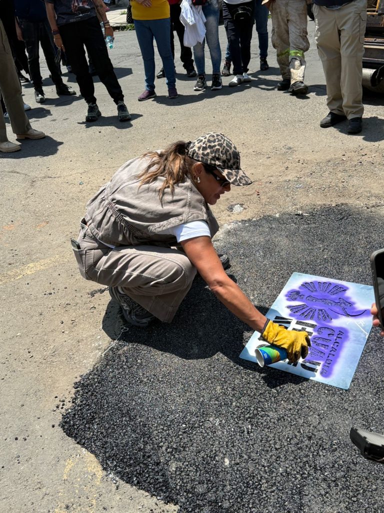 CON “BACHÉALE”, ALE ROJO DE LA VEGA ENCABEZA ATENCIÓN A 248 BACHES EN LA OBRERA Y DOCTORES EN UNAS HORAS